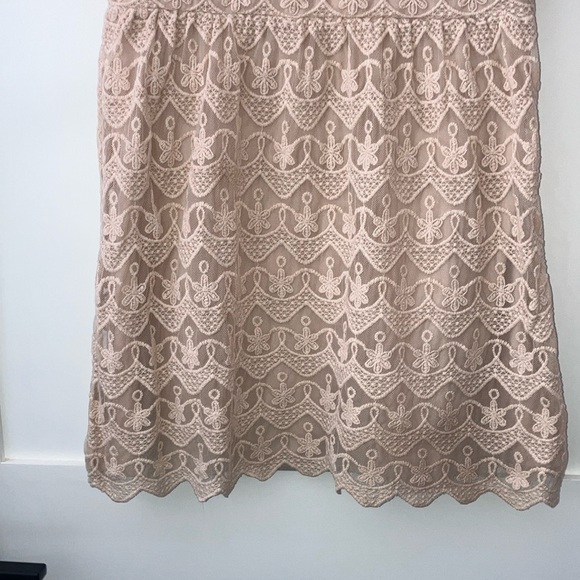 Forever 21 size medium creamy / Tan A-line Flutter Sleeve lace Dress lined Teen - Picture 6 of 16